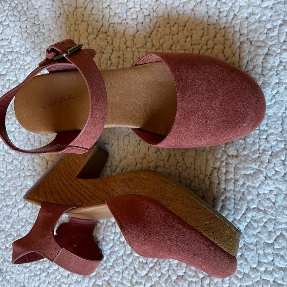 Universal Thread Womans Boho Rust Suede Platform w/ Ankle Strap/ Size 7